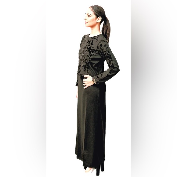 DEVORAH'S SECRET Maxi Dress Hidden Nursing Flap Black Velvet Floral - Picture 2 of 3